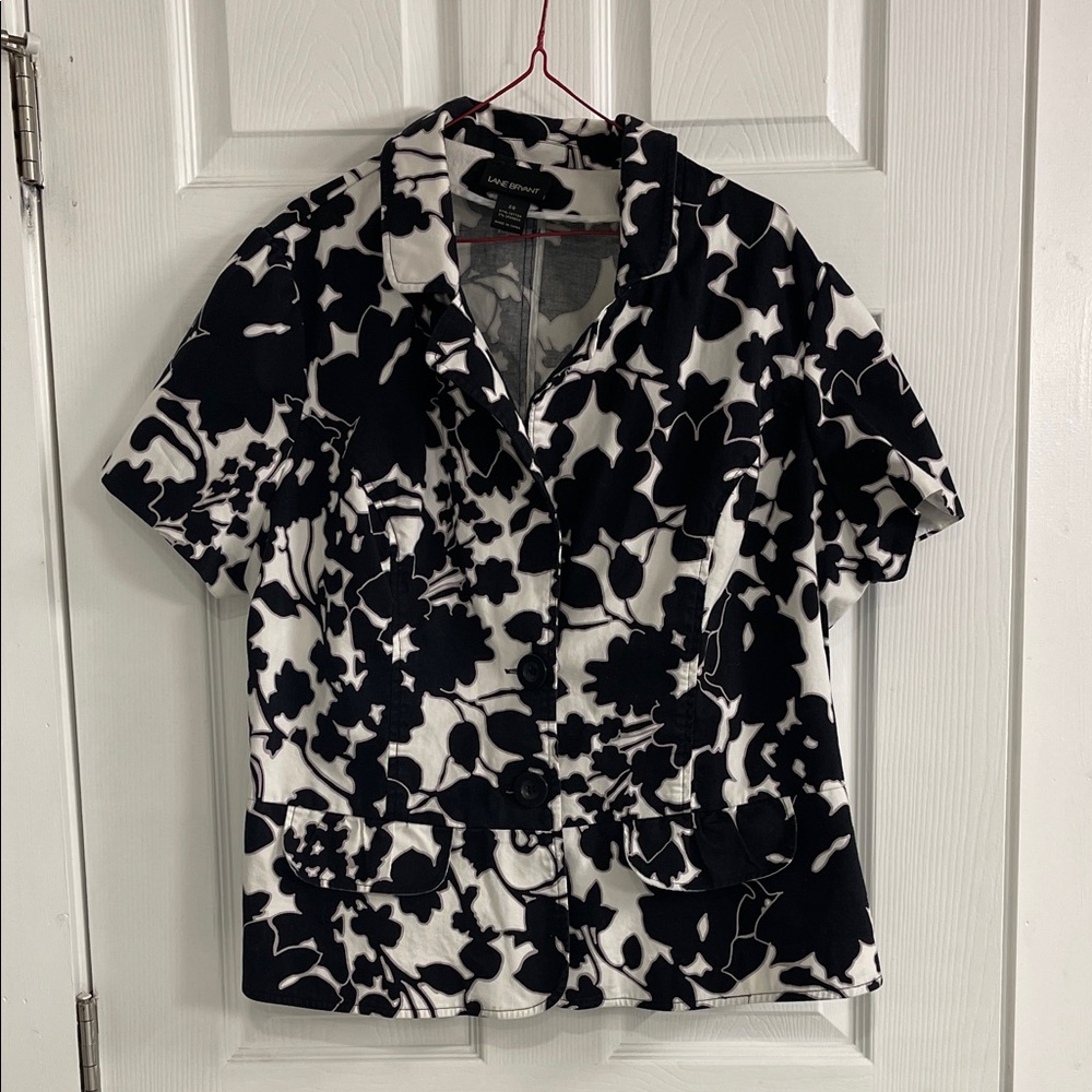 Lane Bryant Black and White Floral Short-Sleeve Blazer